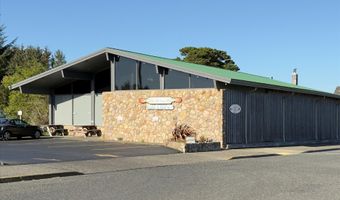 215 SE 10TH St, Bandon, OR 97411