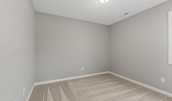 1700 Badger Ln, Auburn, IN 46706