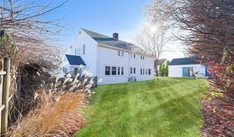 72 Berkshire Dr, Lincoln, RI 02802