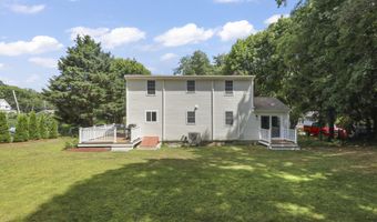 4 Thom Ave, Bourne, MA 02532