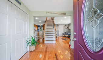 29 North Plz, Amity Harbor, NY 11701