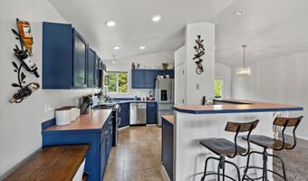 7821 Charlotte Cir, Anchorage, AK 99502