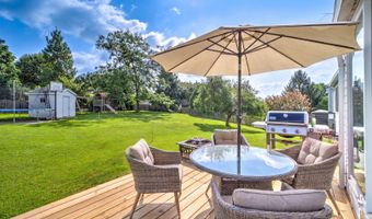 235 Aberdeen Dr, Algonquin, IL 60102