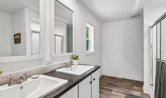 7368 NE BERWICK Dr 2, Ankeny, IA 50021