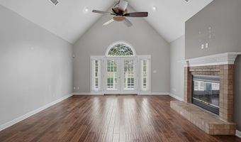 1007 River Pointe Dr, Albany, GA 31701