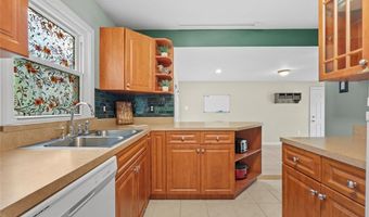 9557 Cantwell Dr, Affton, MO 63123