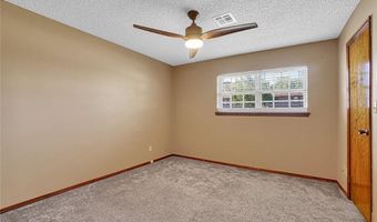 404 Comanche Trl, Altus, OK 73521