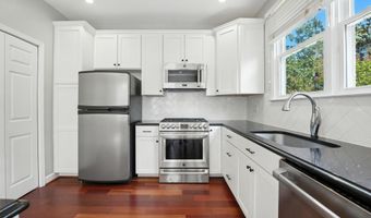 3911 COURTLAND Cir, Alexandria, VA 22305