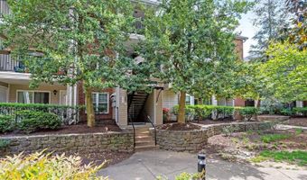 3308 WYNDHAM Cir 321, Alexandria, VA 22302
