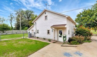 1707 Sunset Dr, Augusta, KS 67010