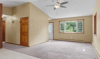 9 Iriquois Dr, Ashburnham, MA 01430