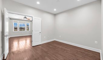 2109 MAIN LINE 102, Alexandria, VA 22301