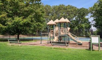 129 Dumbarton Hill Ct, Aberdeen, NJ 07747