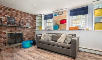 11 Secluded Ct, Cumberland, RI 02864