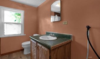 31 First St, Athens, OH 45701