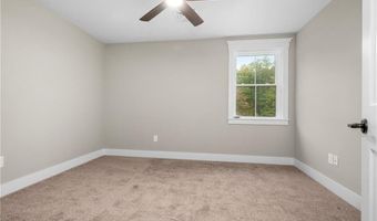 369 Huntinghouse Rd, Glocester, RI 02857