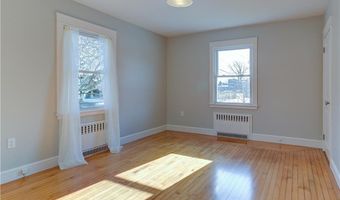 429 Forest Ave, Middletown, RI 02842