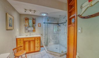225 Pettyboro Rd, Bath, NH 03740