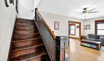 816 N SUPERIOR St, Appleton, WI 54911