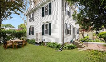 24 Barney St, Newport, RI 02840