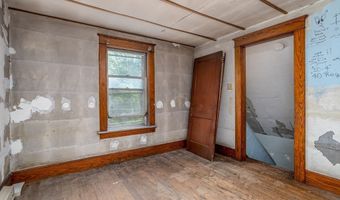 22 Orange St, Athol, MA 01331