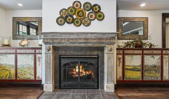 1 Stoneridge Dr, Albany, NY 12211