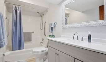 22665 W DEPOT St, Antioch, IL 60002
