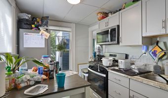 81 Main St, Raymond, NH 03077