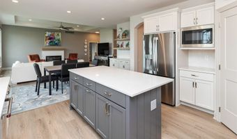 6111 NE Briarwood Dr, Ankeny, IA 50021