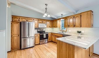 211 Mckinley St, Anoka, MN 55303