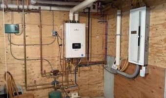 21 Pioneer Way, Aurora, ME 04408