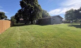330 Fairview Dr, Aurora, NE 68818