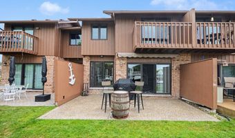7202 Harbor Dr, Algonac, MI 48001