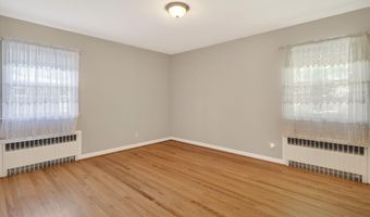 10 Willo Ln, Albany, NY 12211