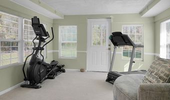 274 Rae Ln, Bonneau, SC 29431