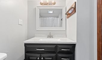 1833 N OWAISSA St, Appleton, WI 54911
