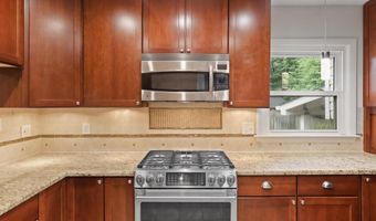 8323 BLOWING ROCK Rd, Alexandria, VA 22309