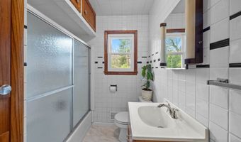 235 School St, Amherst, WI 54406