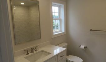 515 School St, North Kingstown, RI 02852