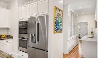 84 Rodman St, Narragansett, RI 02882