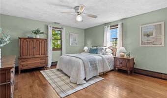 4 Karen Ln, Bristol, RI 02809