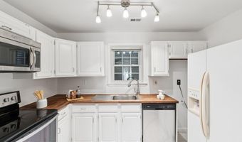 6728 OFFUTT Ln 200A, Bethesda, MD 20815