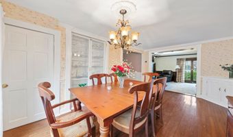 4 Coles Ave, Amityville, NY 11701