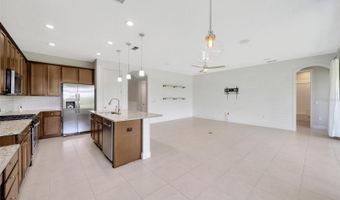 7010 OLD BENTON Dr, Apollo Beach, FL 33572