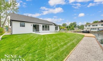 144 Channelsyde Dr, Algonac, MI 48001