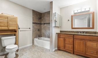 99-670 Aliipoe Dr, Aiea, HI 96701
