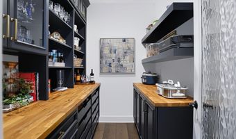 4025 Lochview Ct, Bargersville, IN 46106