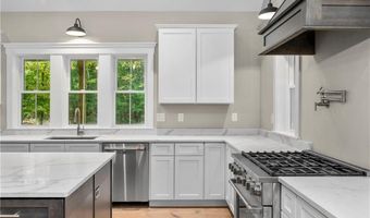 369 Huntinghouse Rd, Glocester, RI 02857