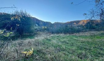 50 PINE GROVE Rd, Amma, WV 25005