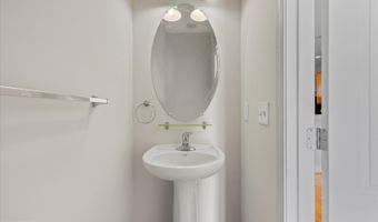 10900 HOLYSTONE Ln 202, Berlin, MD 21811